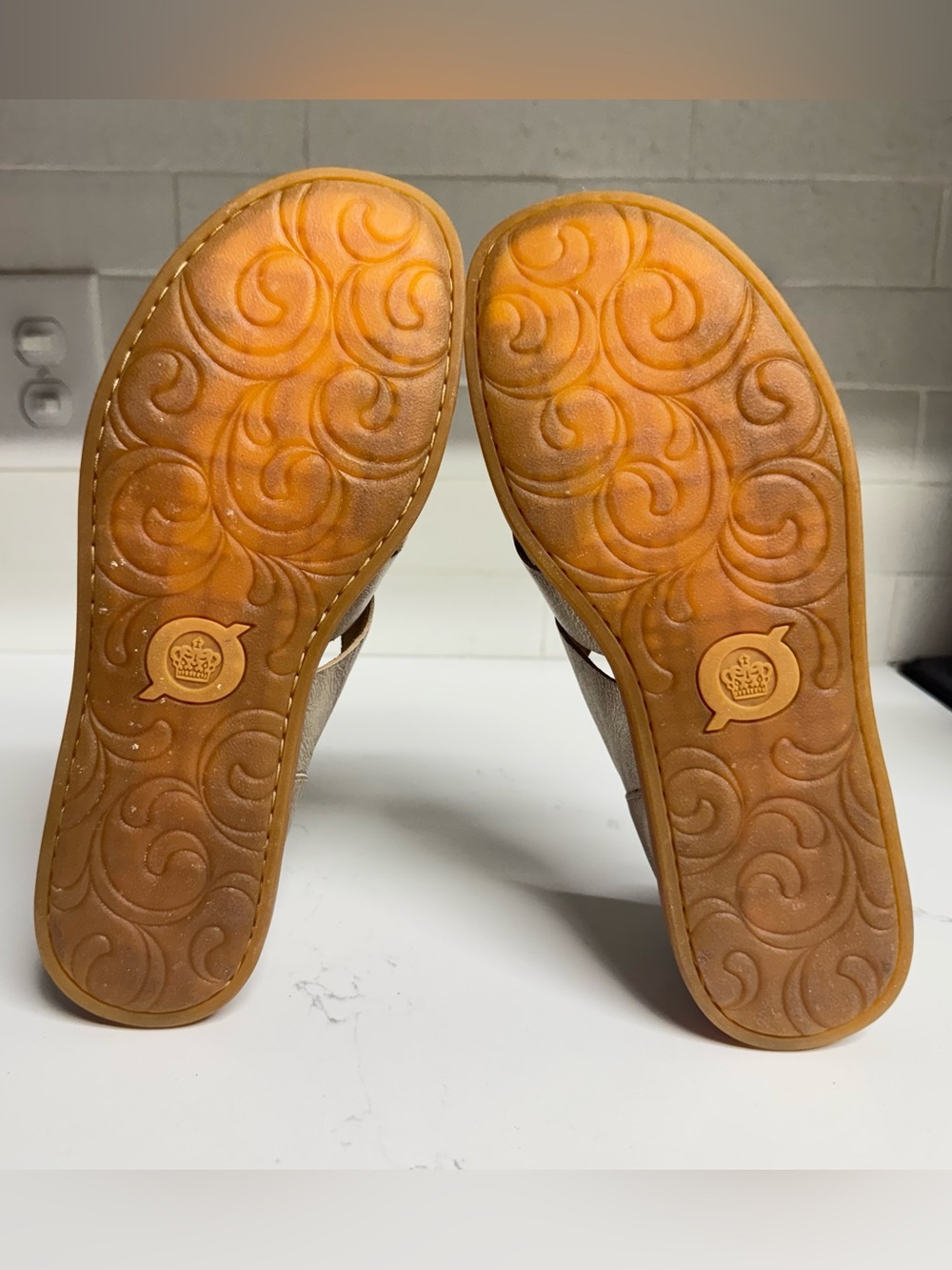 BORN Ithica Leather Sandals Flats Metallic - NEW - Size 9 - Picture 7 of 7
